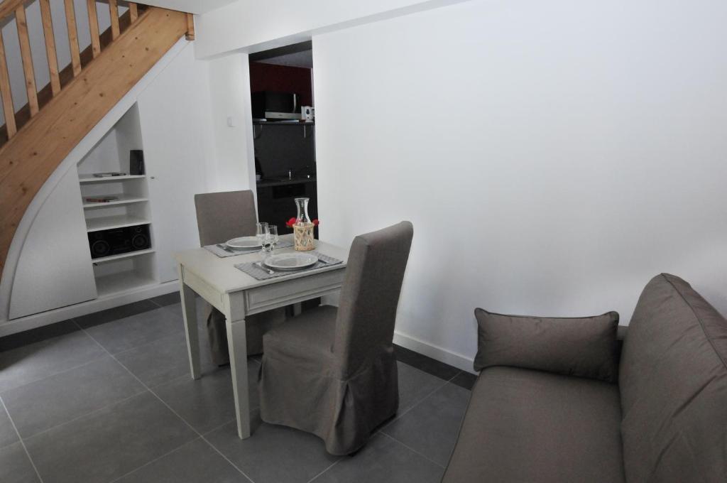 Apartmán Les Communs Du Manoir Écully Pokoj fotografie